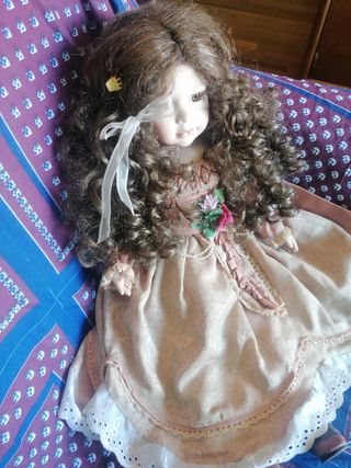 Bambola ceramica vintage da collezione