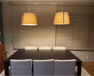 Mesa de comedor de madera