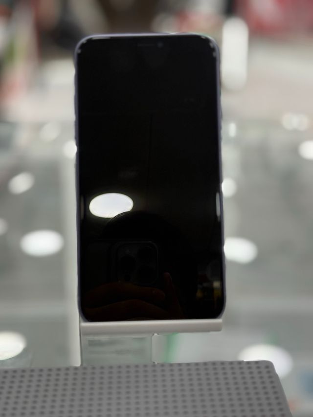 iPhone 11 128GB Lila