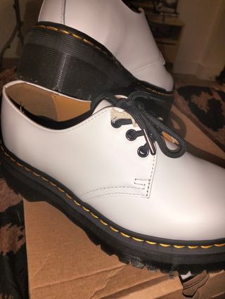 Zapatos Dr. Martens blancos talla 40