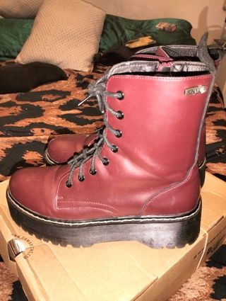 Botas Dr. Martens burdeos Talla 40