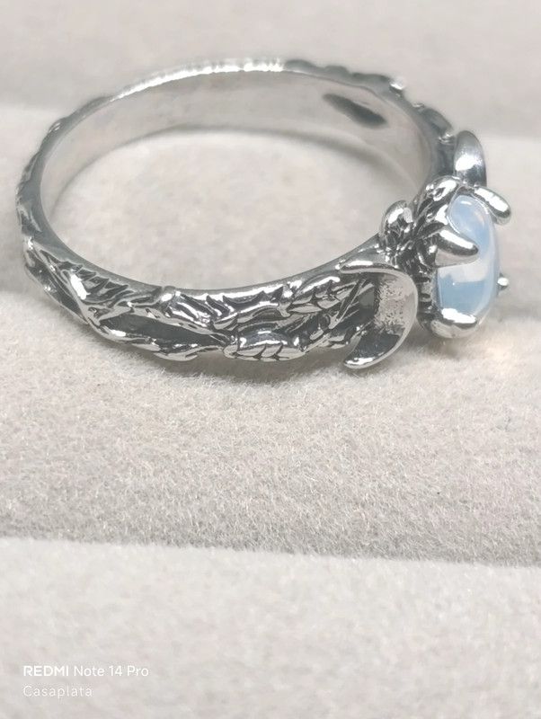 Anillo estilo gótico "Piedra Lunar" DOS TALLAS A10
