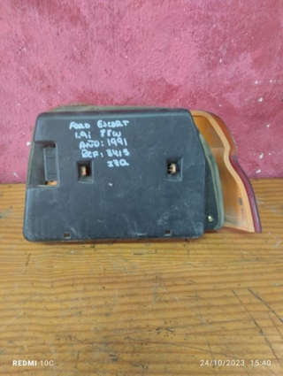 Piloto trasero izquierdo 63252 VYM  Ford Escort I