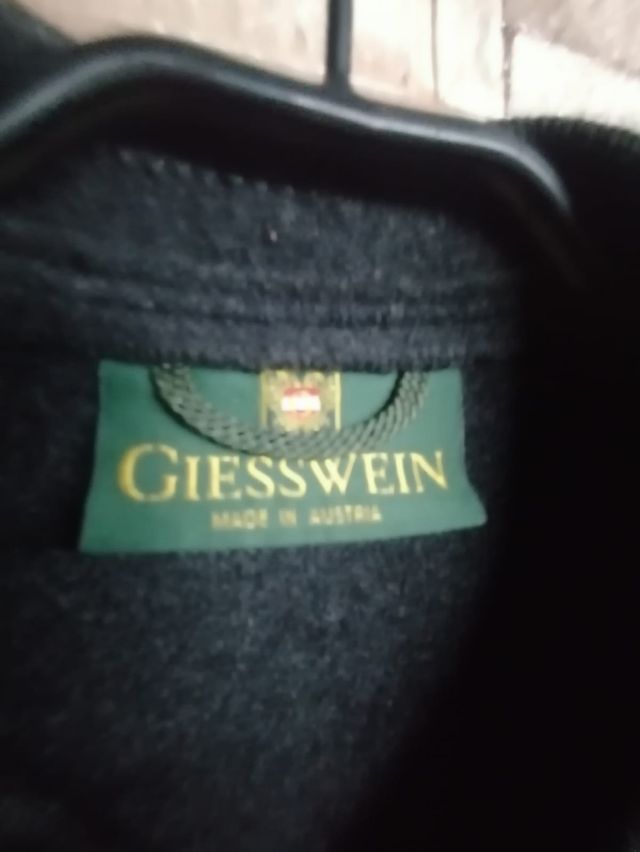 Chaqueta Giesswein Gris oscura/Negra
