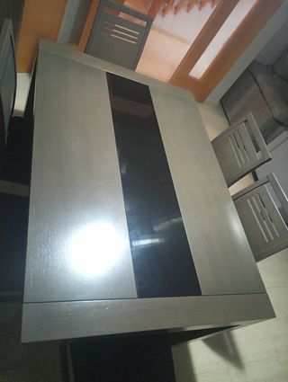 Mesa de comedor moderna
