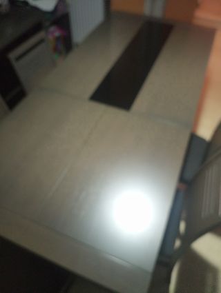 Mesa de comedor moderna
