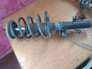 Amortiguador delantero izquierdo (vym) Volkswagen