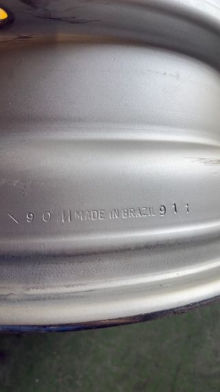 Llanta desplaza 15” Nissan  Toyota  Mitsubishi 