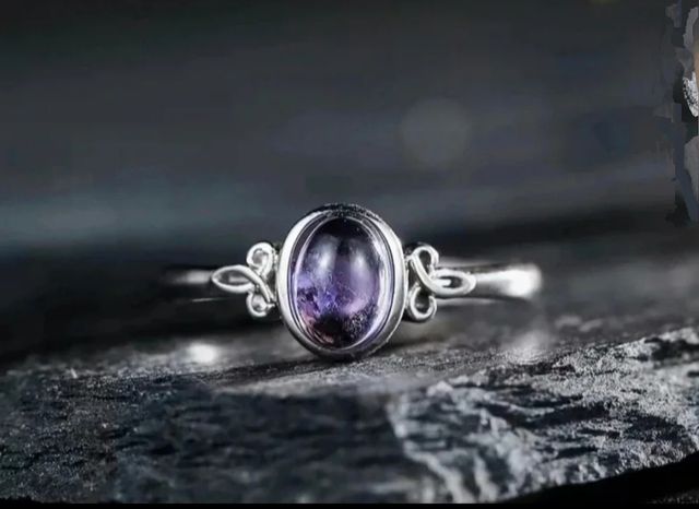 Anillo con  Amatista de Plata