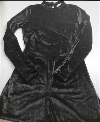 Mono de terciopelo negro