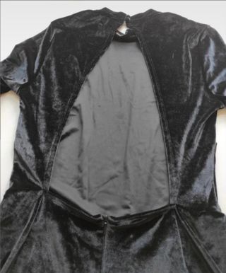 Mono de terciopelo negro