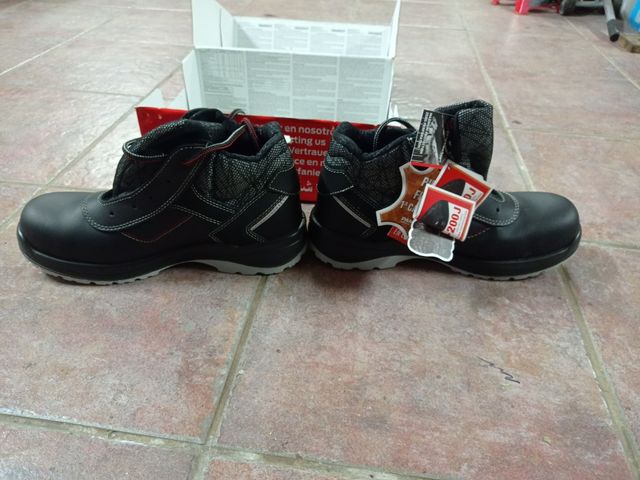 Botas de seguridad de la marca Panter nuevas