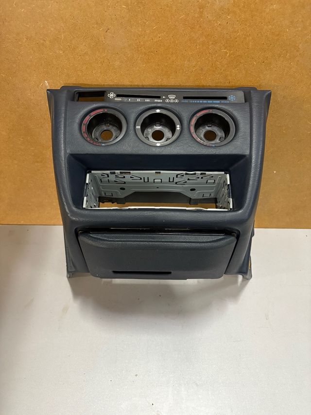 Mercedes 190 W201 consola!