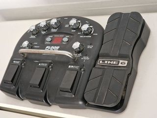 Pedal Multiefectos De Guitarra Floor Pod Line6 