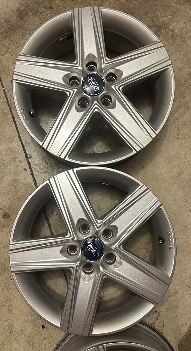 Llantas Ford R16