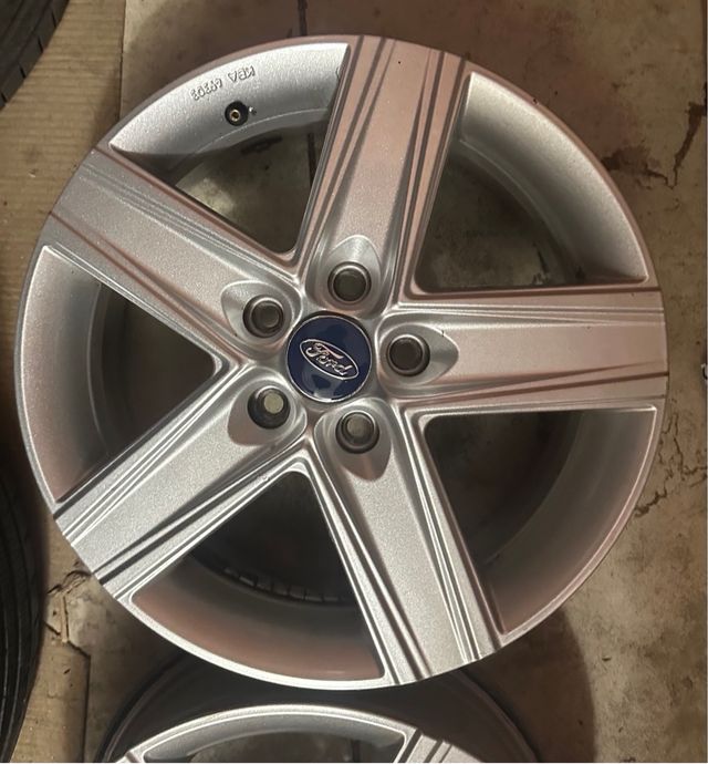 Llantas Ford R16