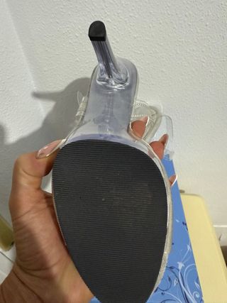 Zapatos de tacón plateados talla 39