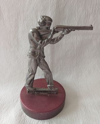 Statuetta cacciatore vintage