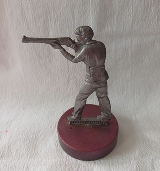 Statuetta cacciatore vintage