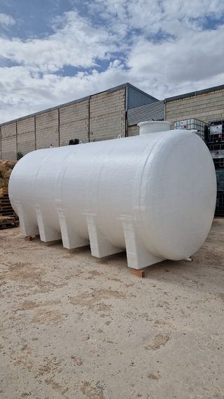 Depósito agua 30.000L horizontal con patas