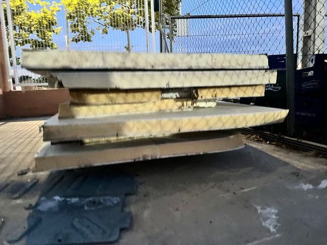 Paneles sándwich aislantes