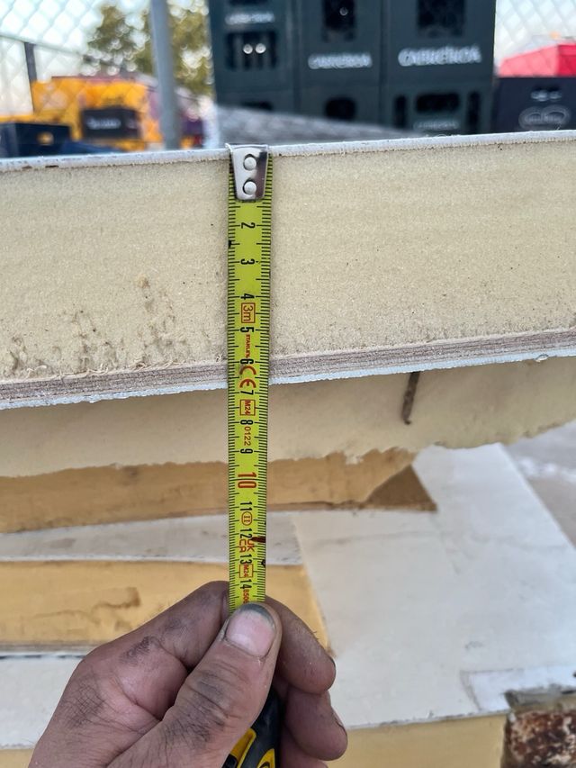 Paneles sándwich aislantes