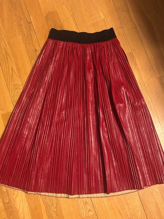 Falda Zara plisada roja