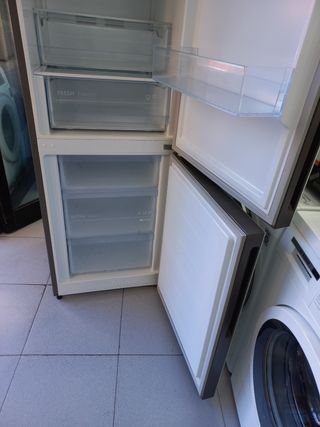 Nevera Hisense cristal 2,m con garantía 