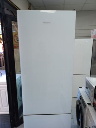Nevera Hisense cristal 2,m con garantía 