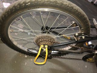 Bicicleta BTWIN Negra y Amarilla