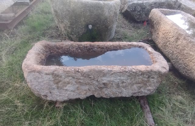 Pila Rústica Granito 102x40x27