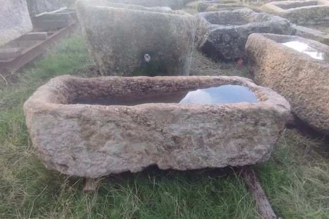 Pila Rústica Granito 102x40x27