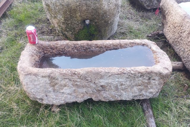 Pila Rústica Granito 102x40x27