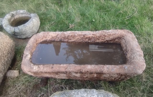 Pila Rústica Granito 102x40x27