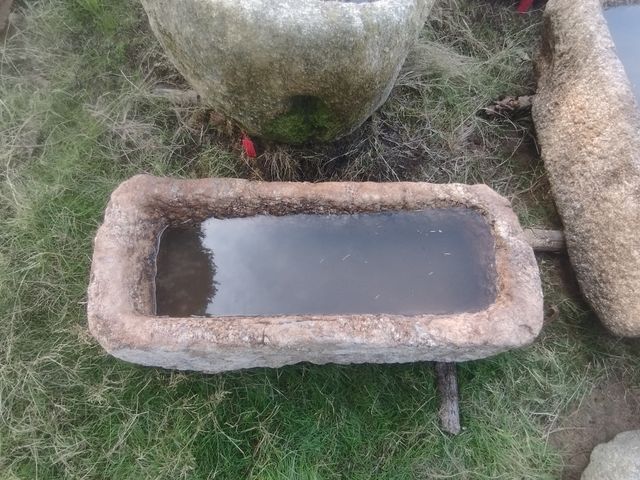 Pila Rústica Granito 102x40x27