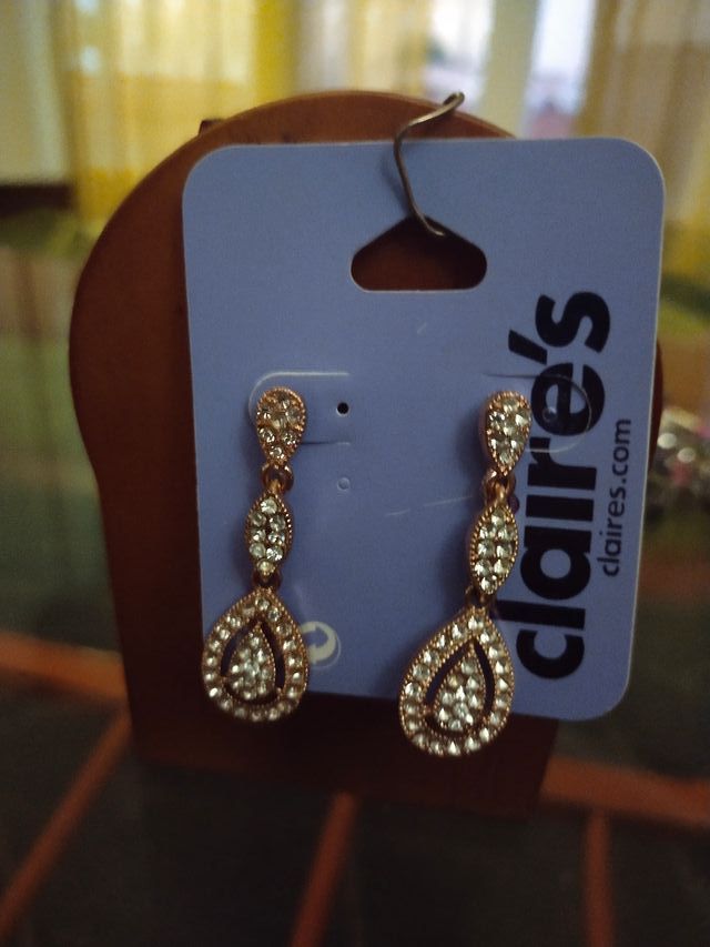 Pendientes Claire's fiesta dorados y plateados