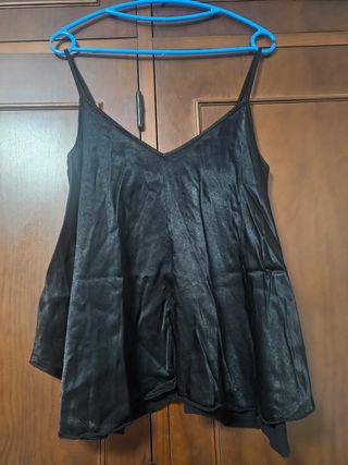 Blusa de tirantes negra