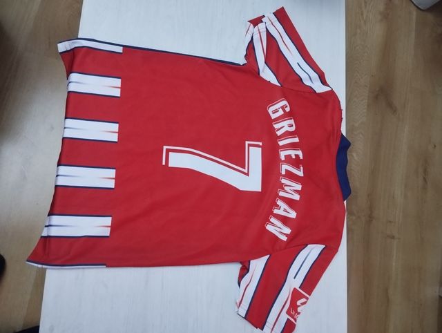 Camiseta de fútbol rosa y azul