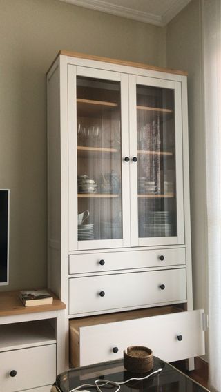 Vidriera/estanteria de madera y cristal