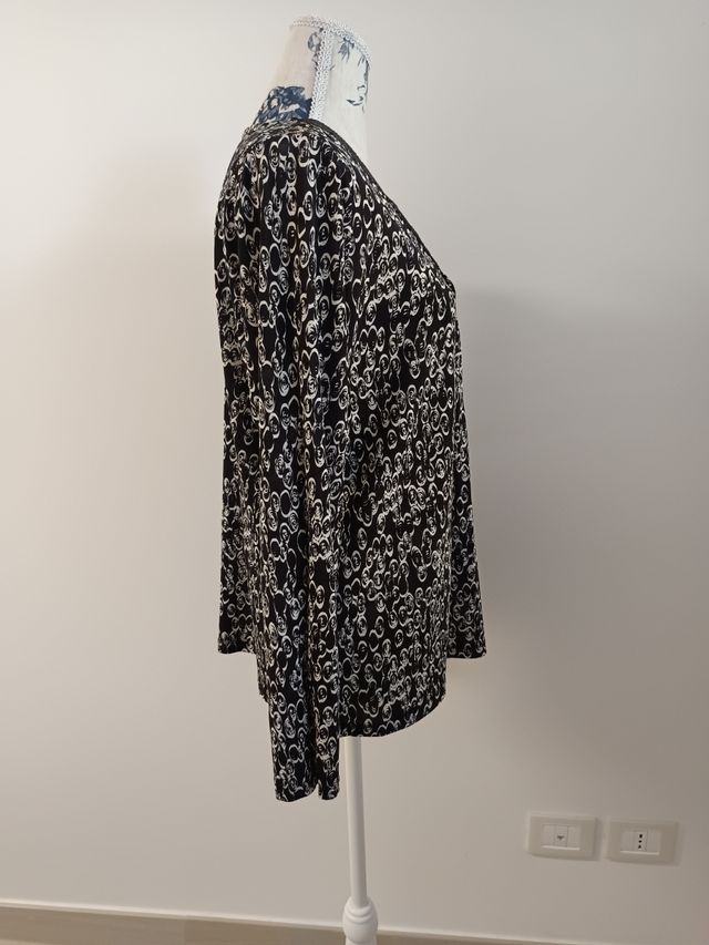 Blusa Cannella Nera e Bianca con Scollo V