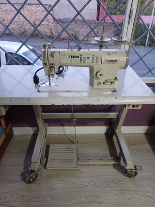 Máquina de coser industrial Brother B-40