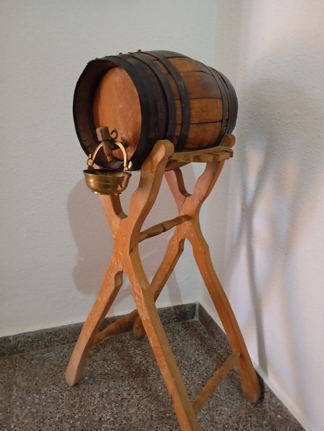 Barril de vino decorativo de madera