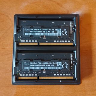 2x SK hynix 2GB DDR3 PC3L-12800S RAM