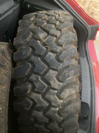 Neumático 235/60R16