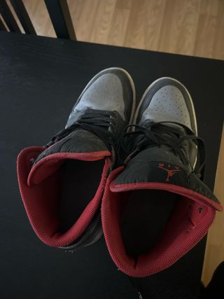 Air Jordan Zapatillas Grises y Rojas
