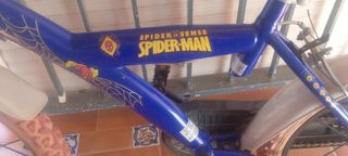 Bicicleta infantil Spiderman azul
