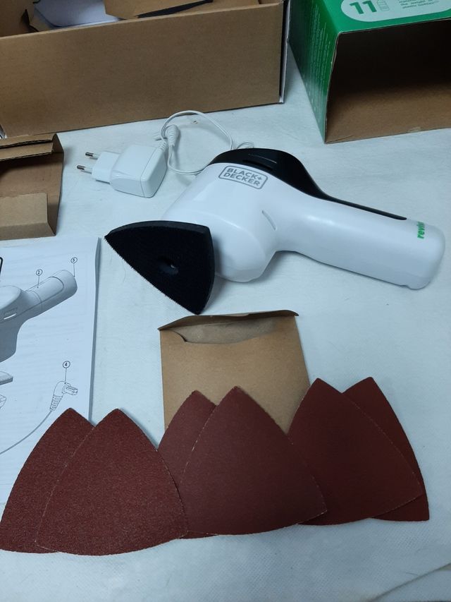 Lijadora Inalámbrica Black+Decker Reviva 12V