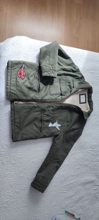 Cazadora niña con bordados t 11-12 y sudadera xs.