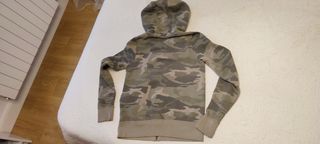 Cazadora niña con bordados t 11-12 y sudadera xs.