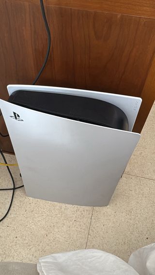 PS5 Blanca + FIFA 24 & 25 – Offline / Como Nueva